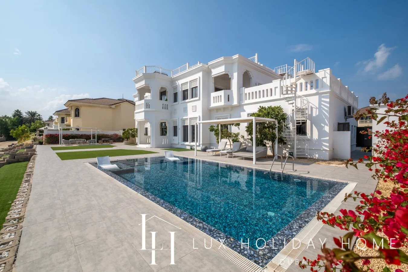 LUX The Custom Palm Island Mansion 4 1
