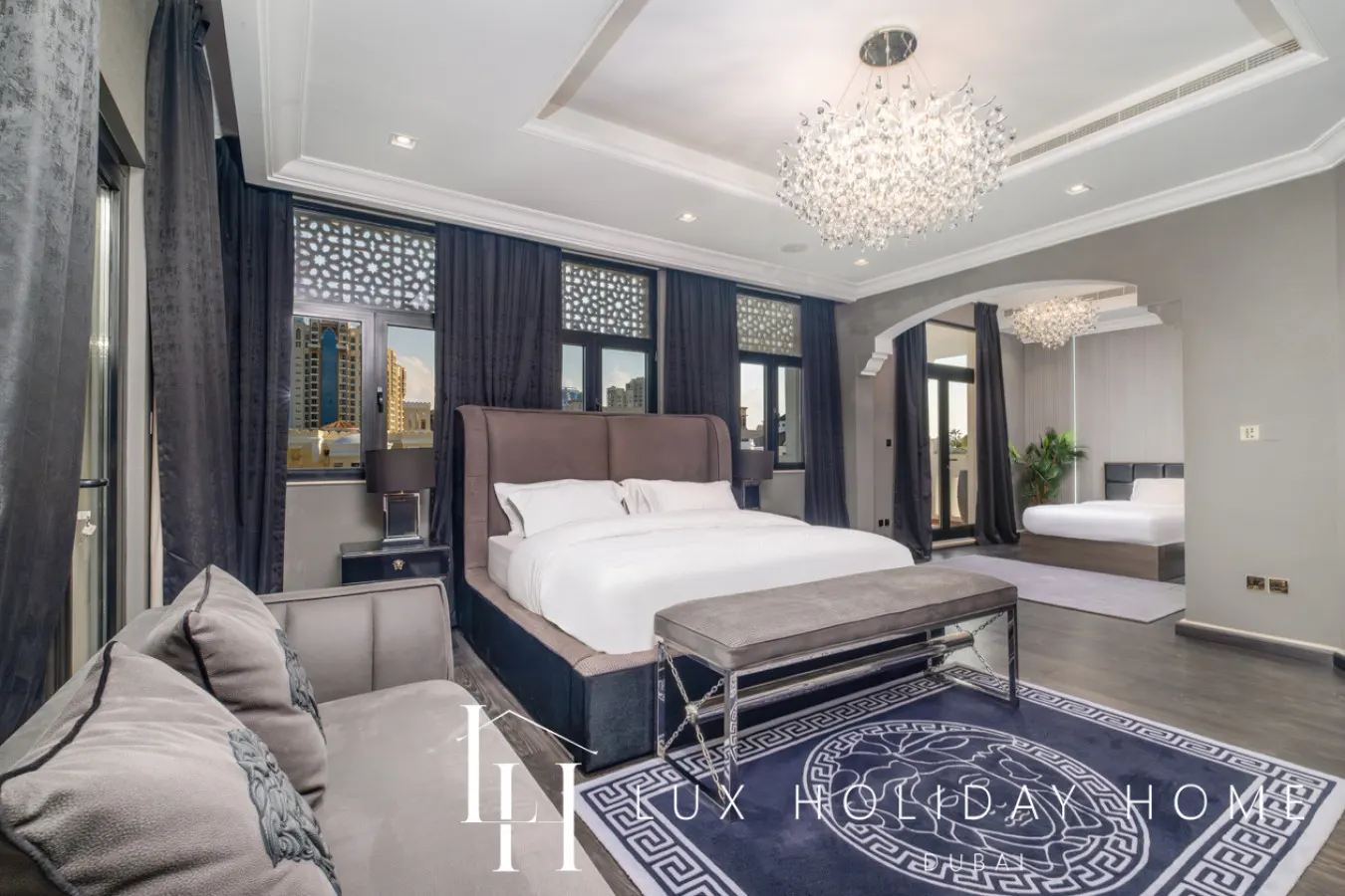 LUX The Custom Palm Island Mansion 4 12