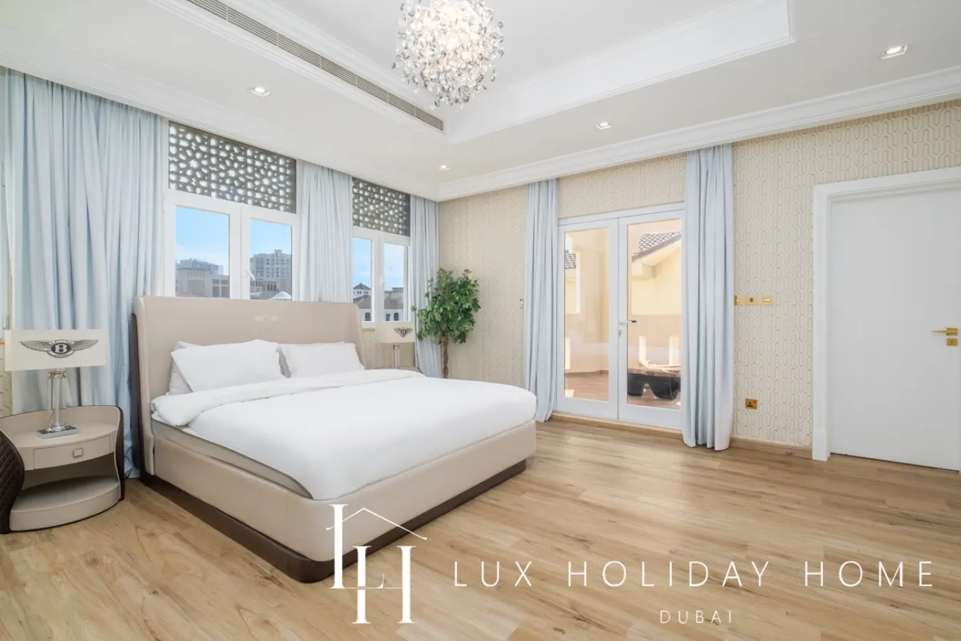 LUX The Custom Palm Island Mansion 4 16