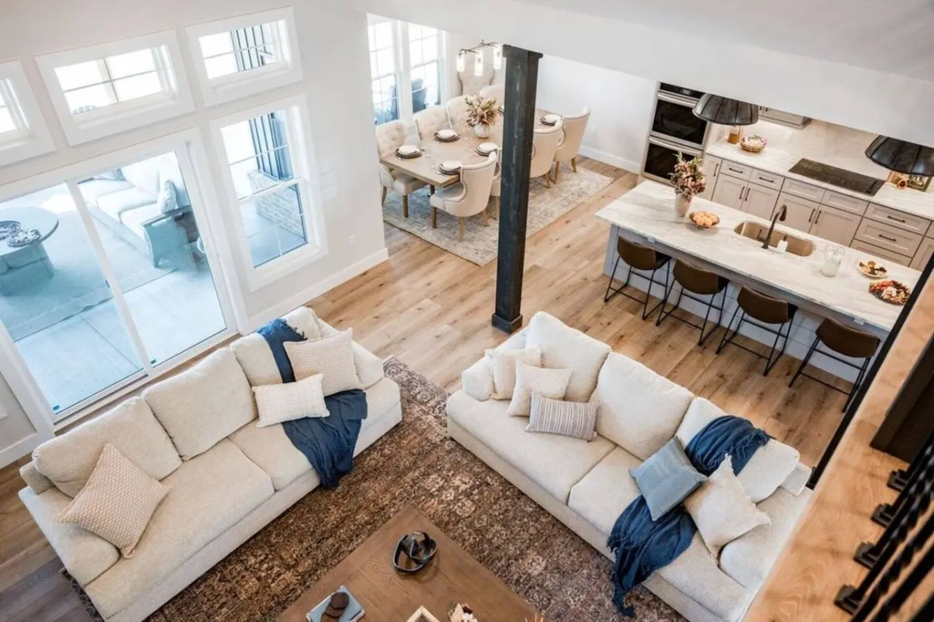Luxury Lakefront Hot Tub, Fire Table & Theatre 15