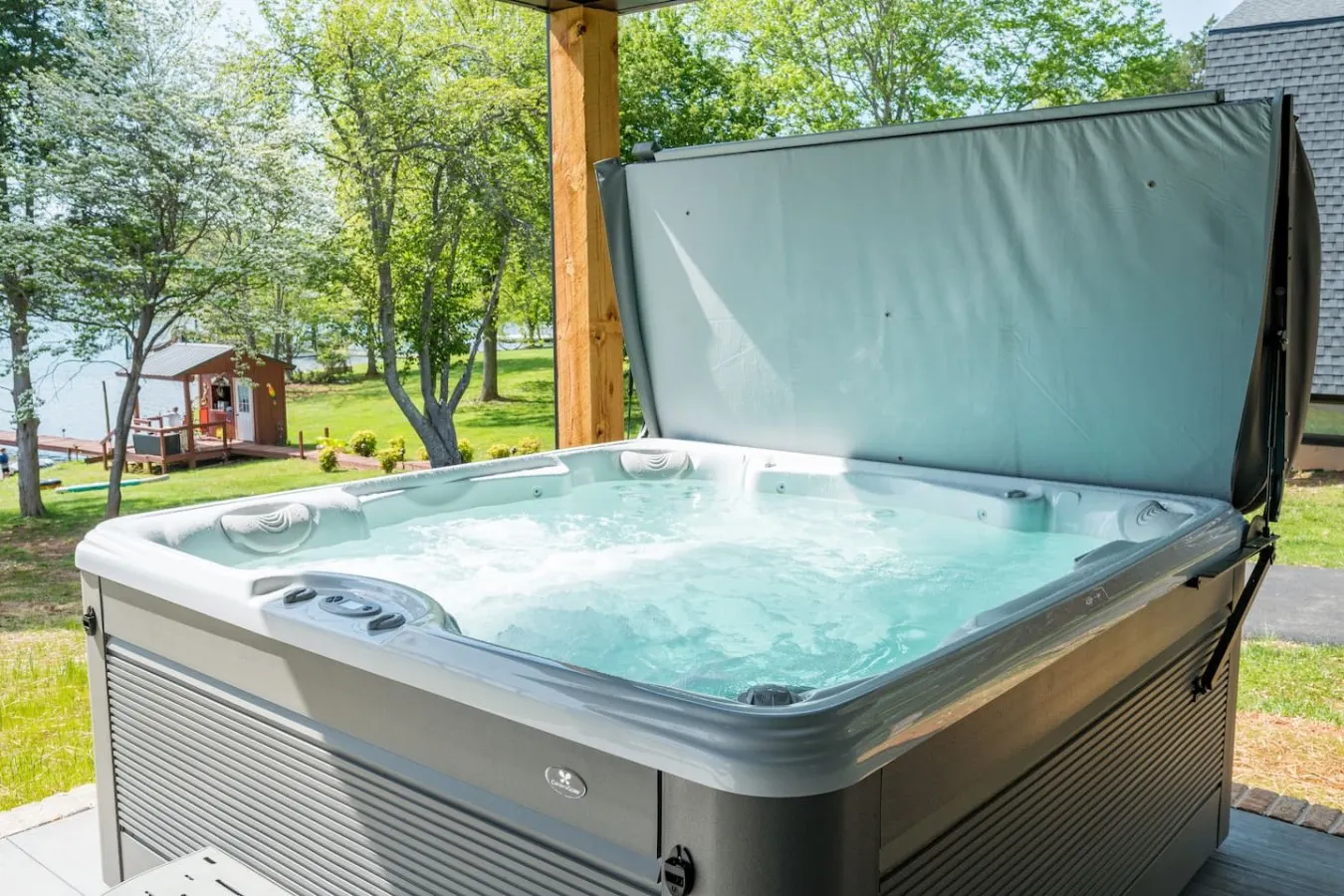 Luxury Lakefront | Hot Tub, Fire Table & Theatre — photo 4