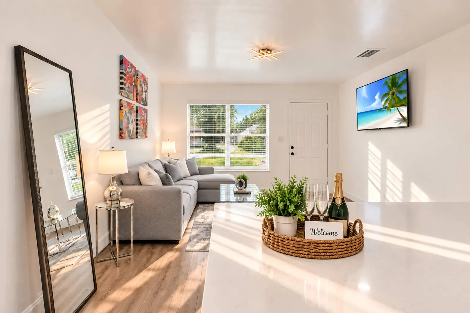 Beach Downtown Pets Dining + Fun Yard +BBQ 510 10