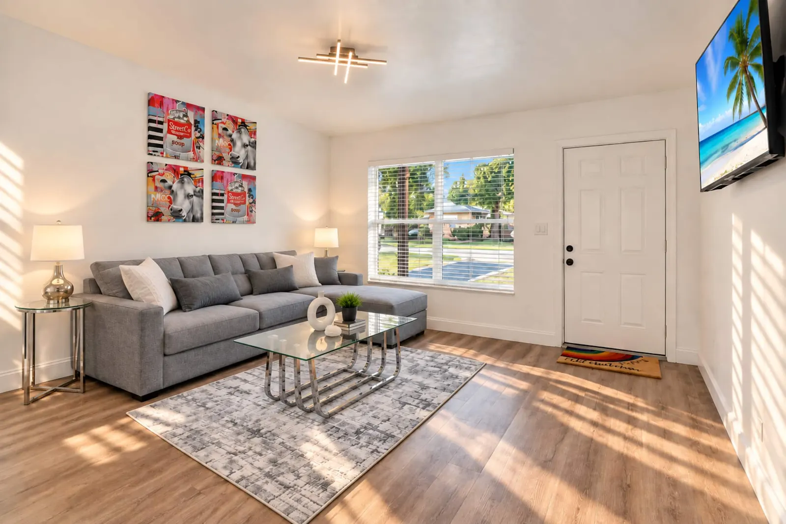 Beach Downtown Pets Dining + Fun Yard +BBQ 510 4