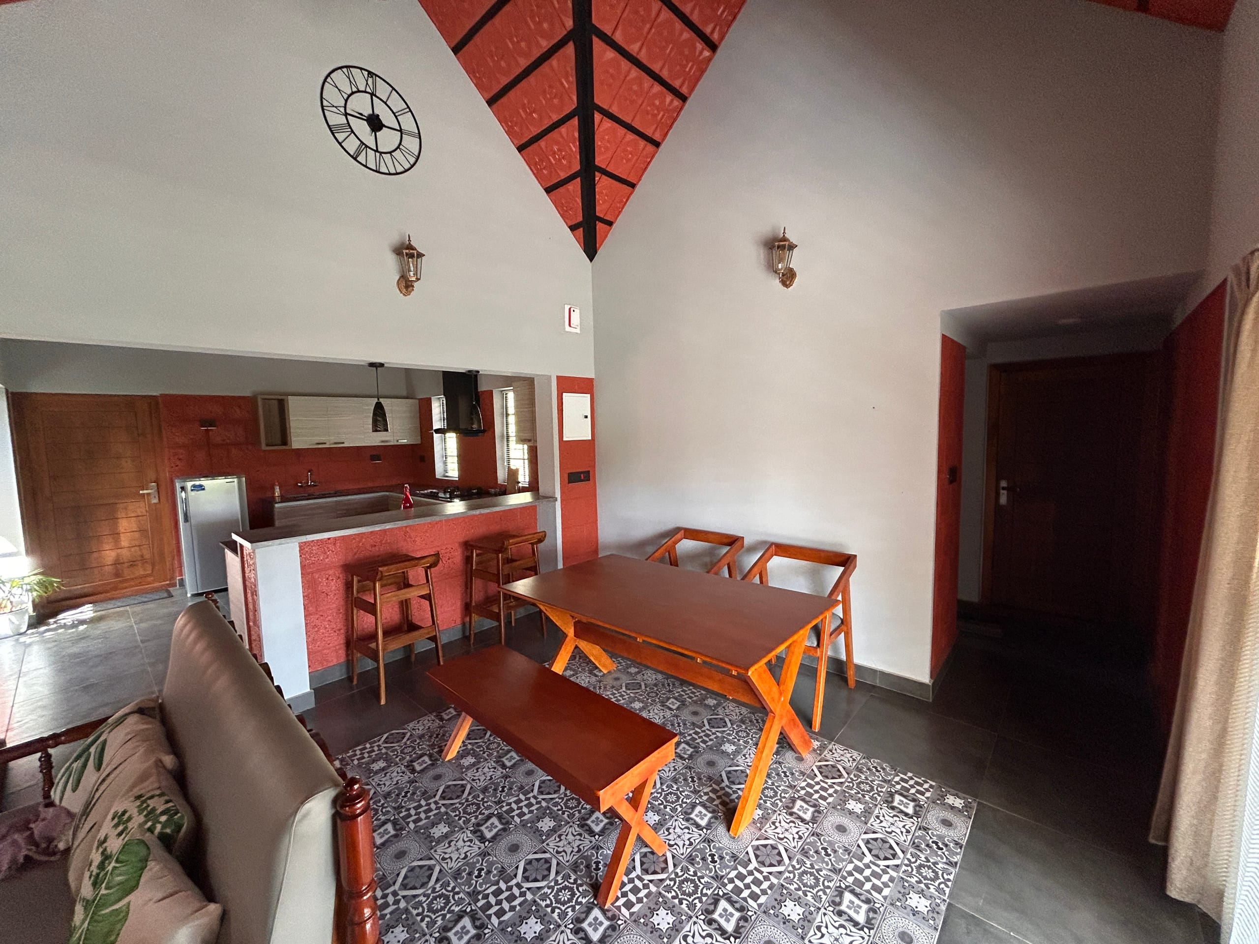 The Lantern -Service Villa. 9