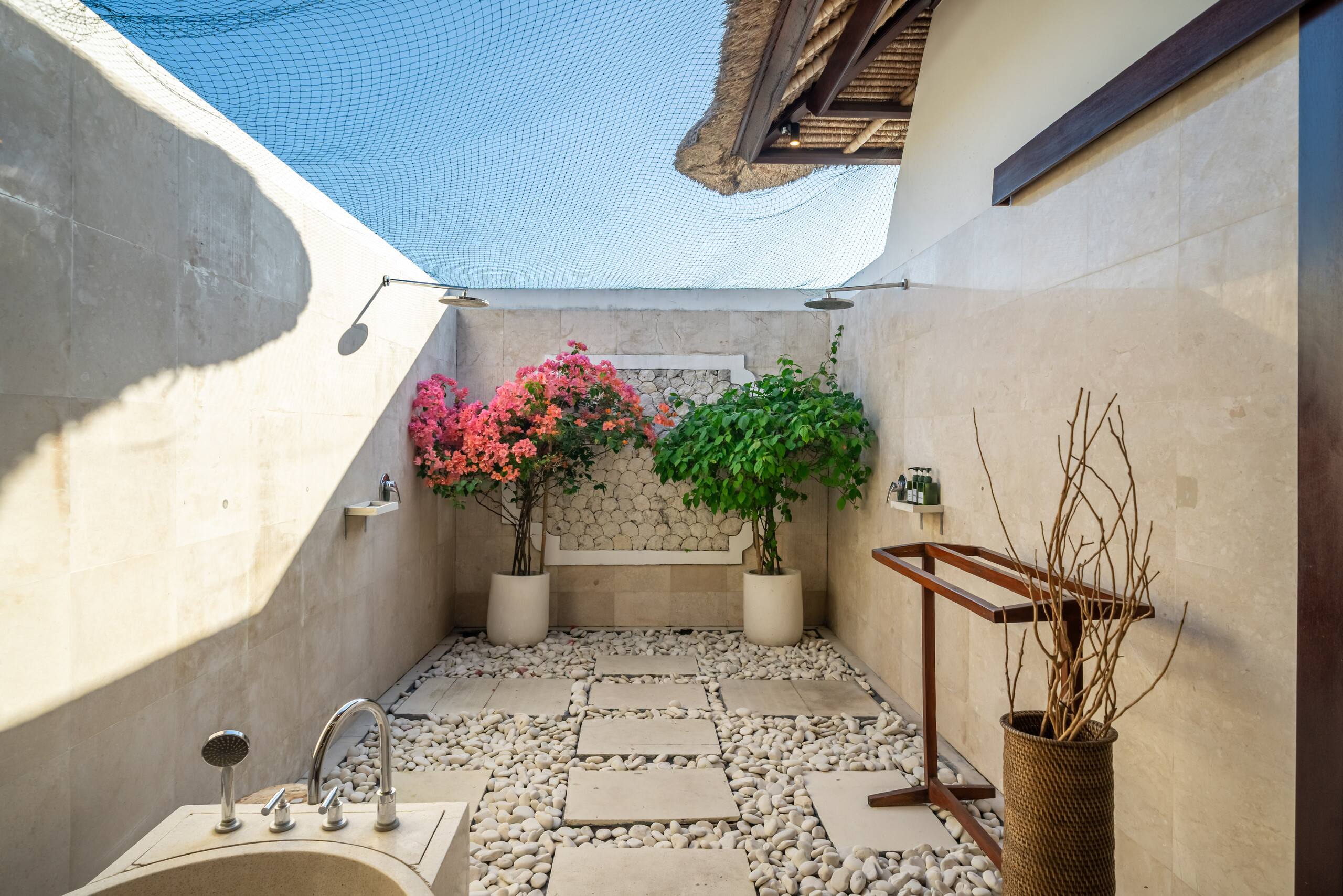 Villa Cemara: spacious 4BR retreat Seminyak 30