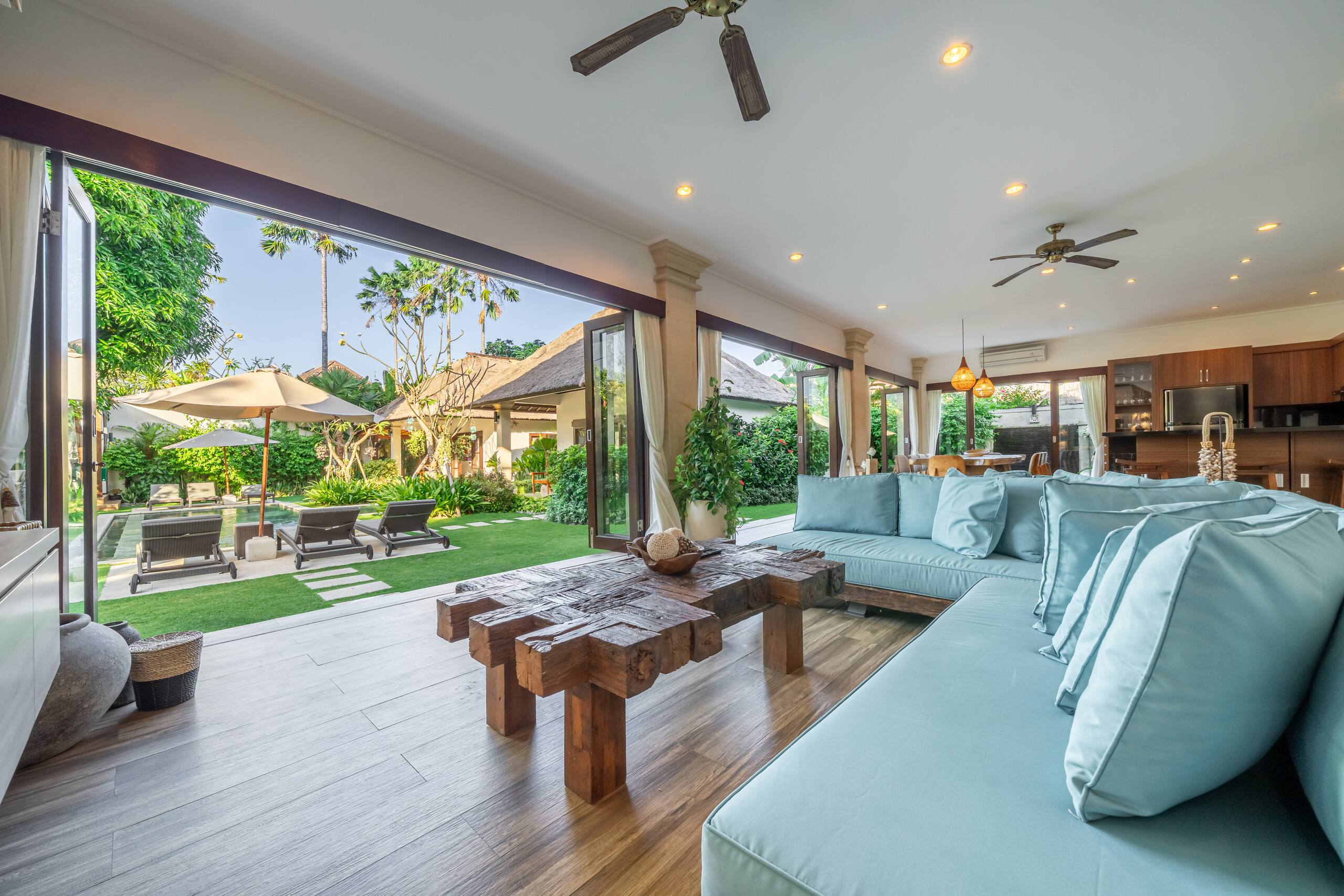Villa Cemara: spacious 4BR retreat Seminyak 9