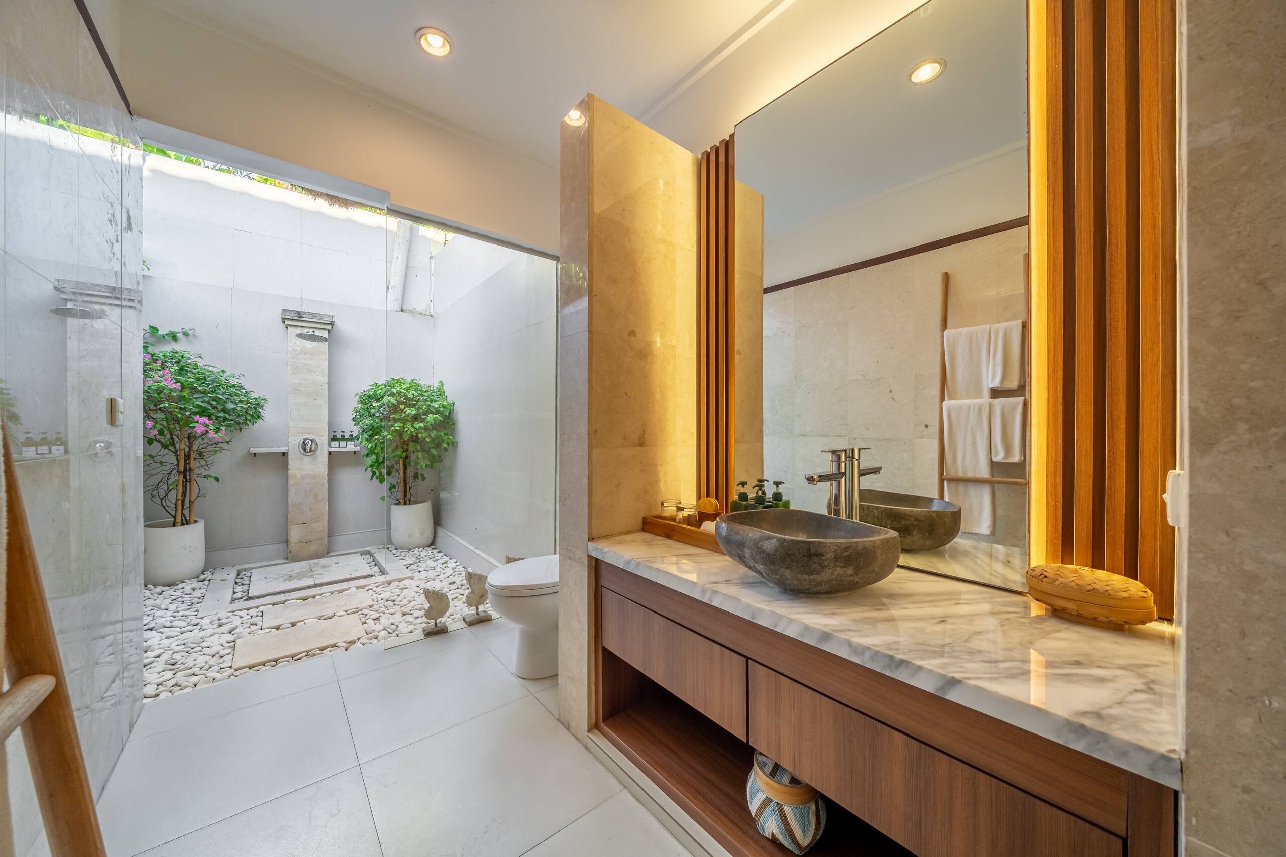 Villa Cemara: spacious 4BR retreat Seminyak 36