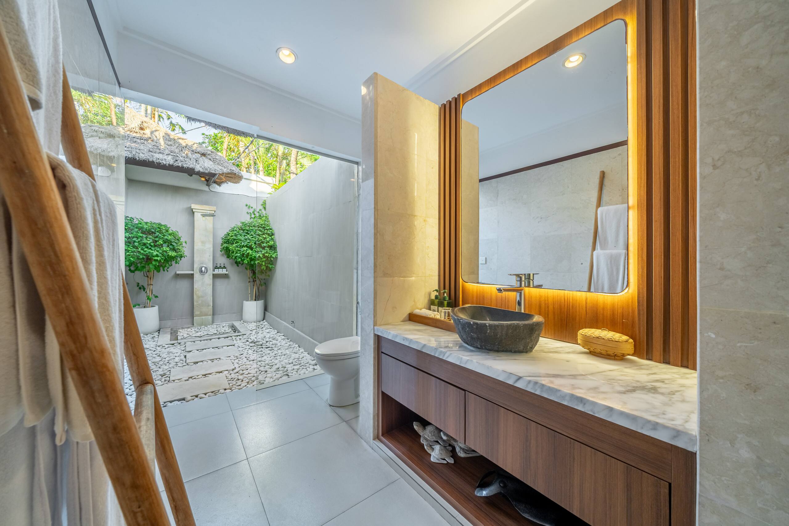 Villa Cemara: spacious 4BR retreat Seminyak 33