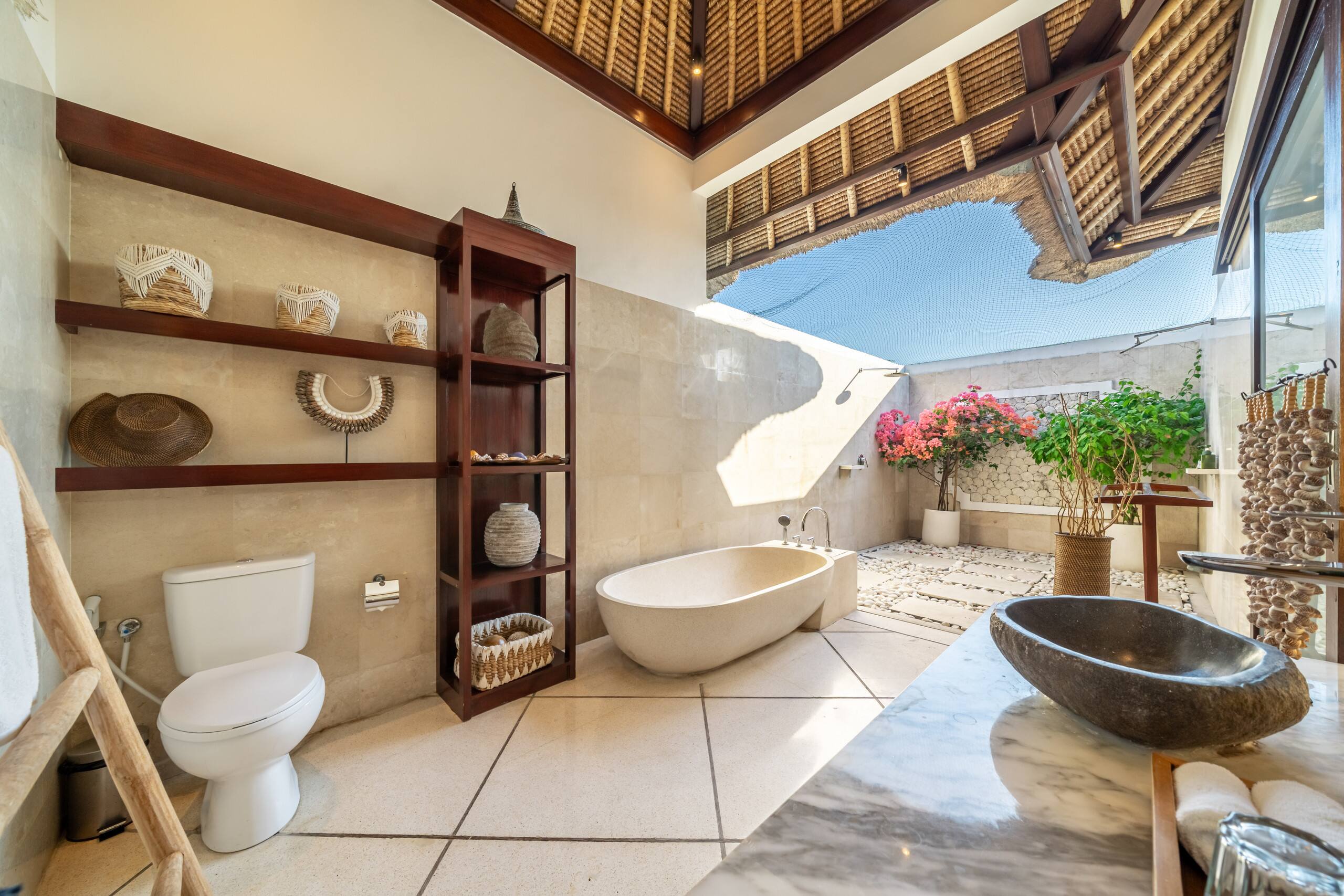 Villa Cemara: spacious 4BR retreat Seminyak 31