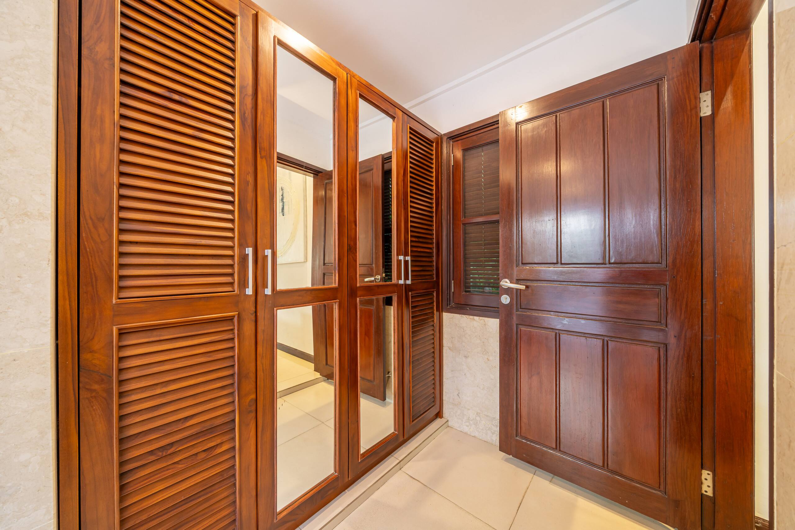 Villa Cemara: spacious 4BR retreat Seminyak 32