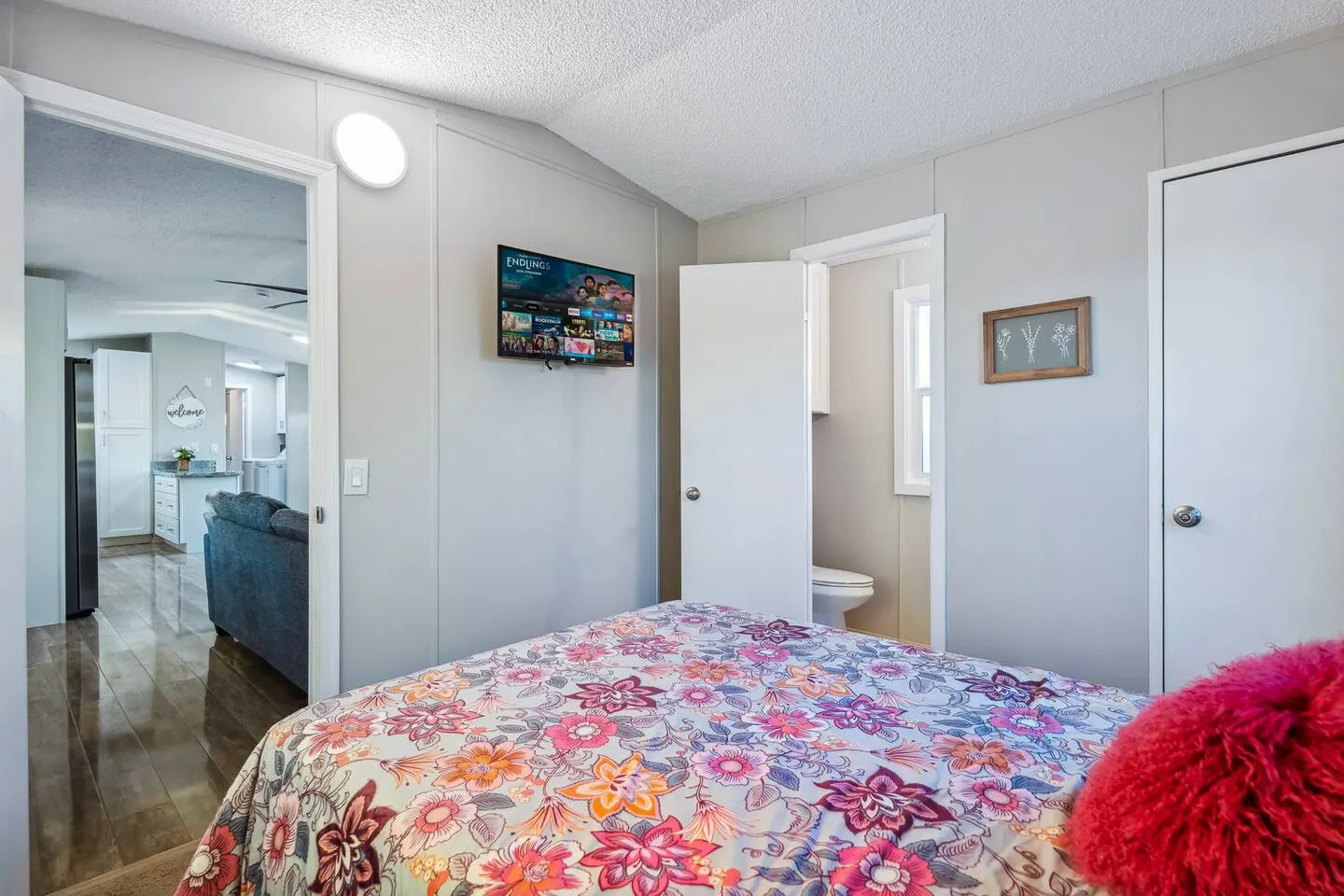 Riverbend Villa 2bd 2ba River Access Games 4