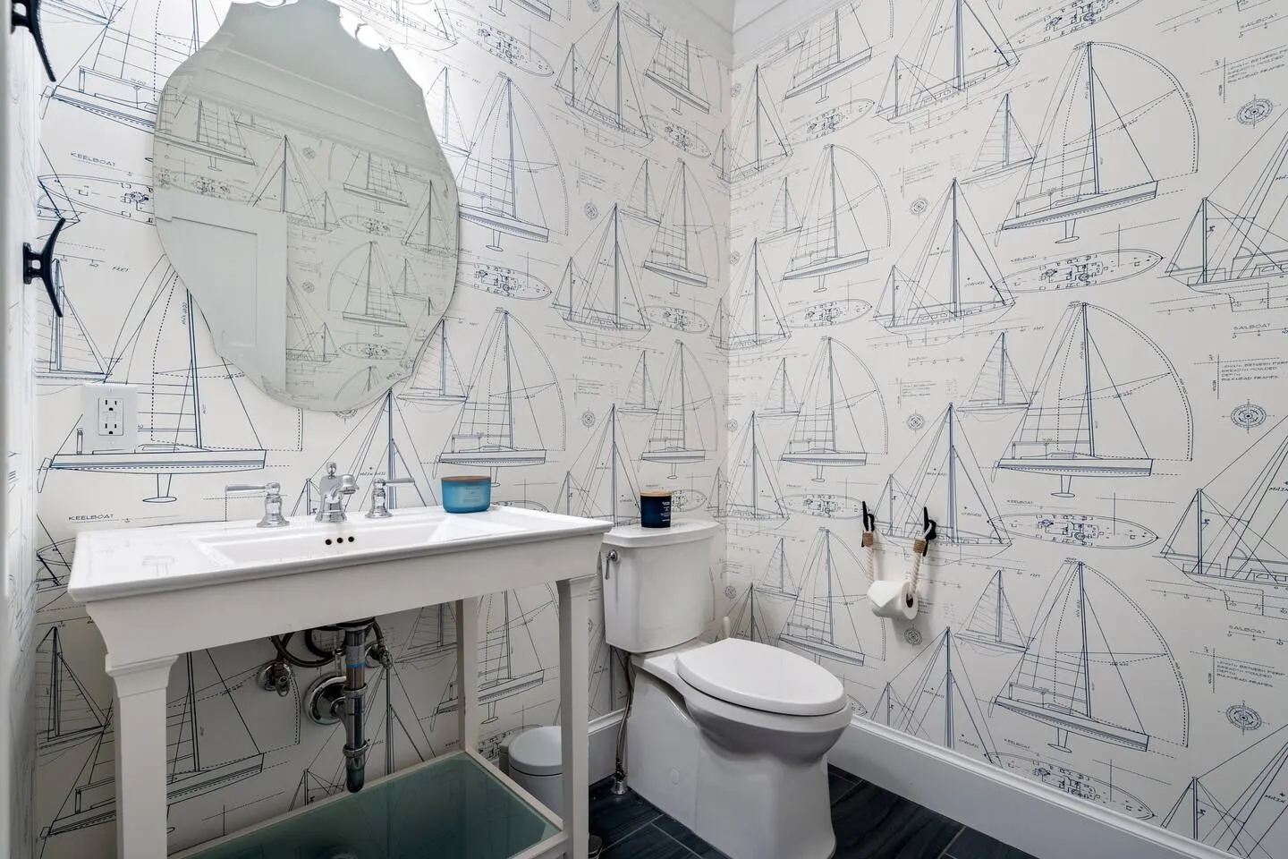 Captain's Quarters 5MinsToDockSquare Sleeps14 6