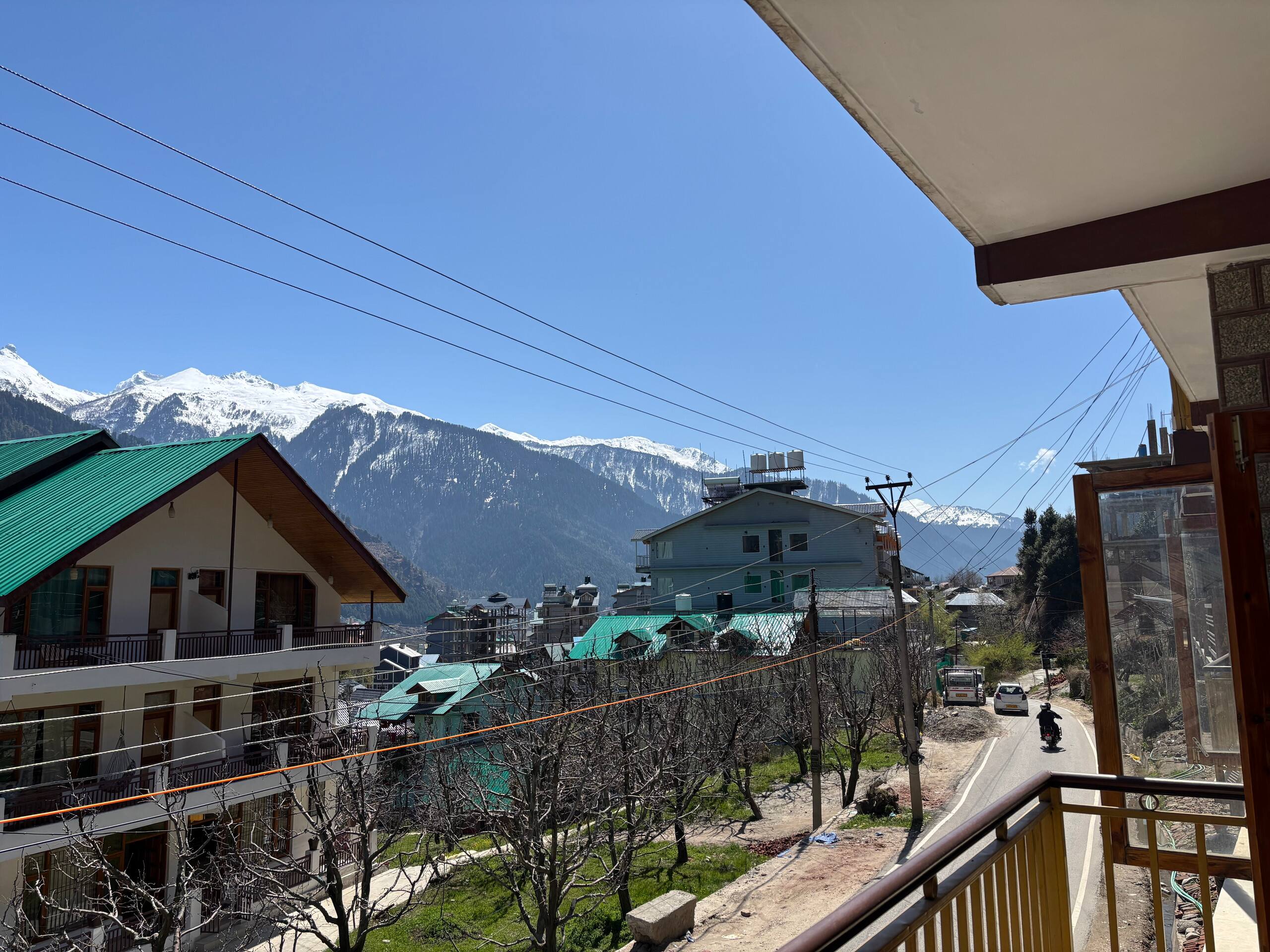 3 Rooms (Himalayan Tradition) 29
