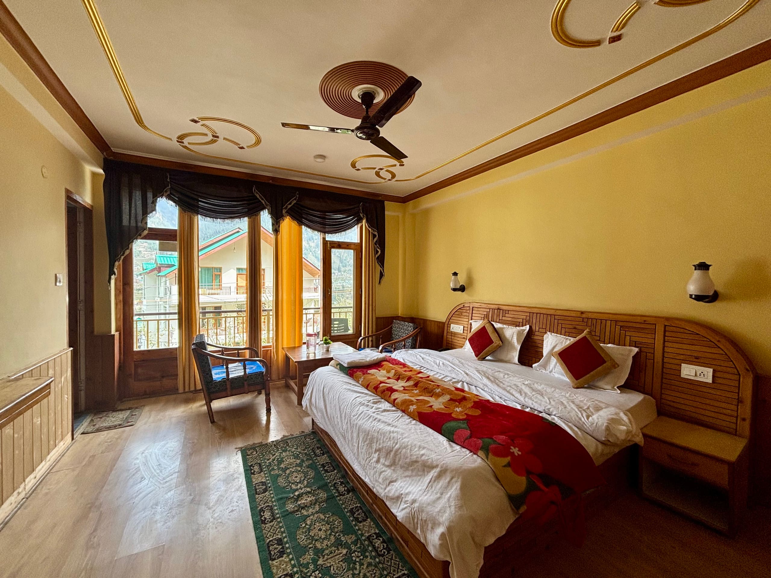 3 Rooms (Himalayan Tradition)