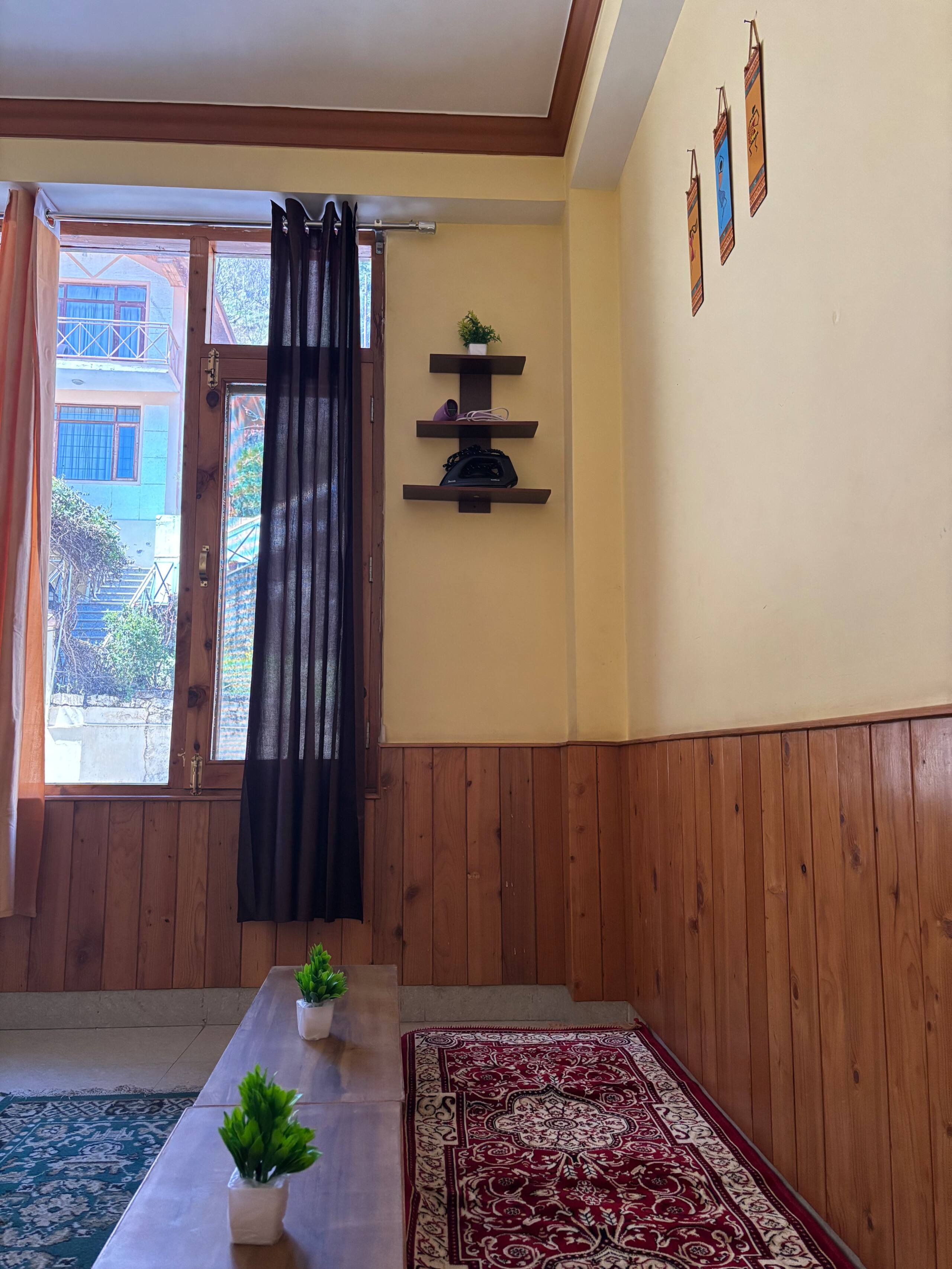 3 Rooms (Himalayan Tradition) 9