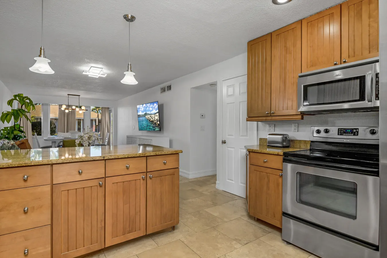 Oasis of Naples – Beach & Downtown Haven 7
