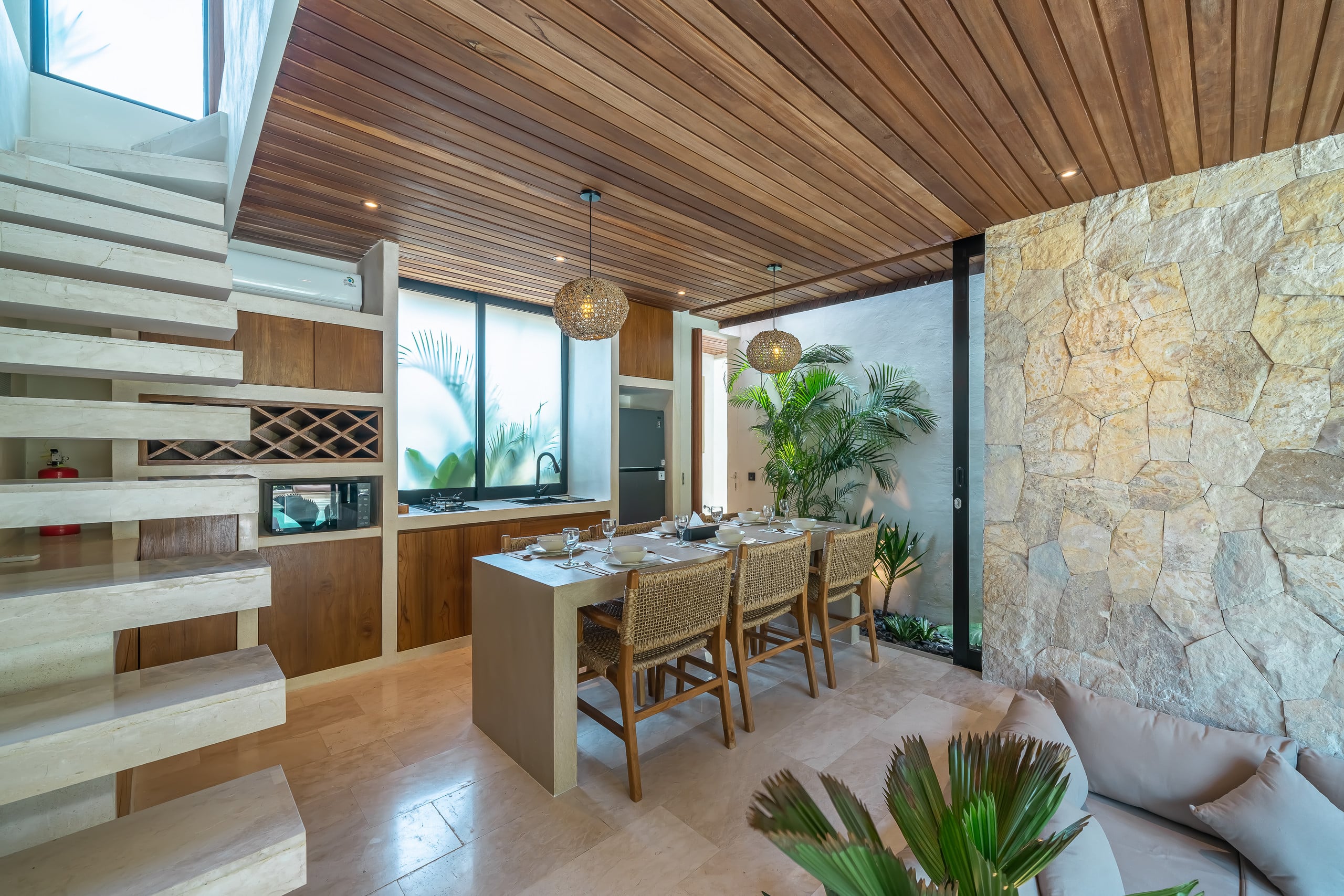 Villa Mūna-Tropical 1BR villa near Bingin Beaches! 14