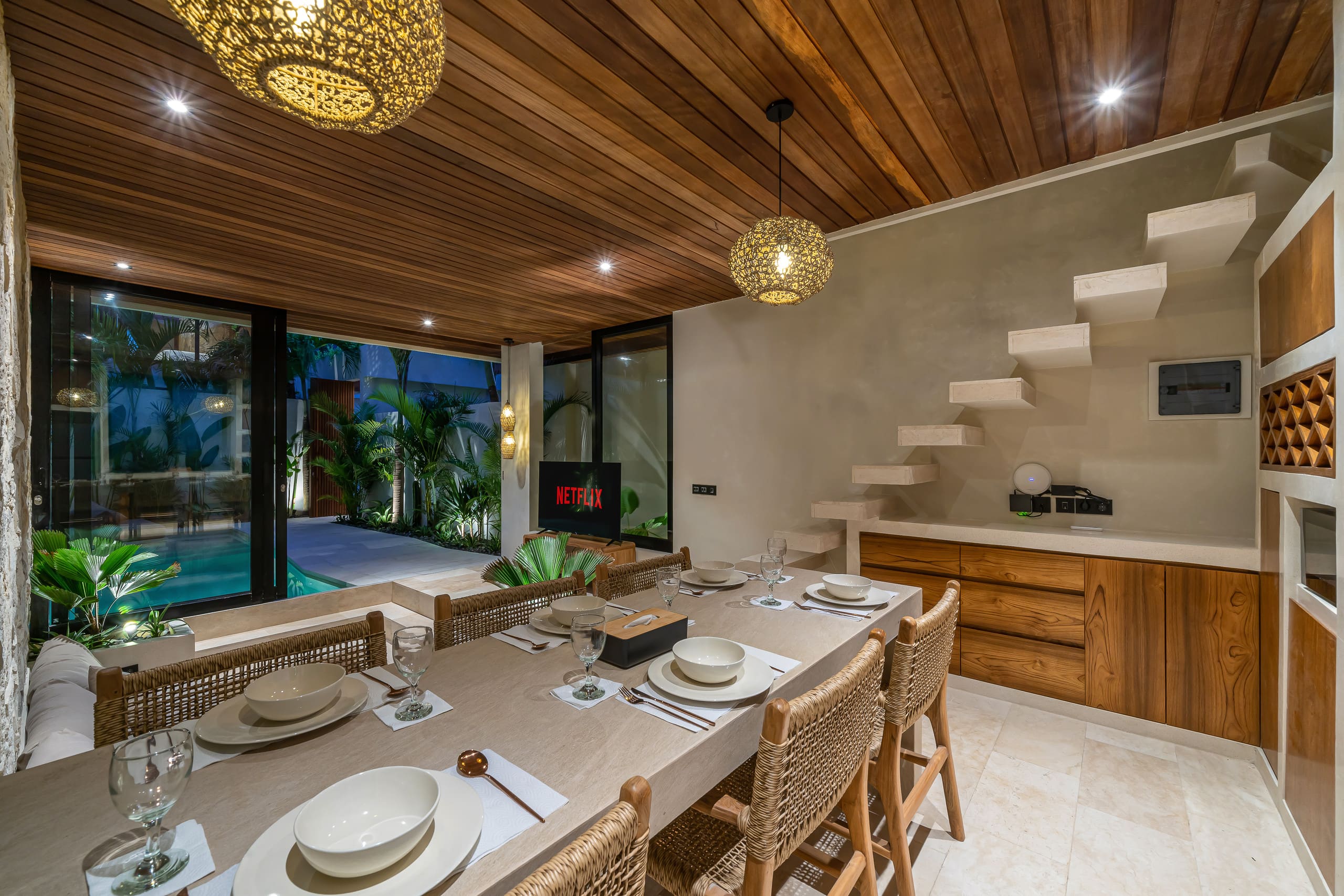 Villa Mūna-Tropical 1BR villa near Bingin Beaches! 24