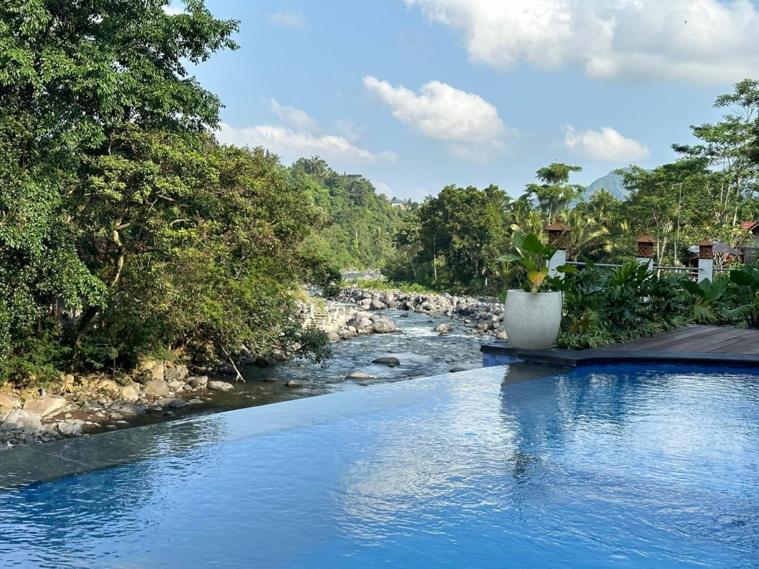 Uma Swari River Side Villa 16
