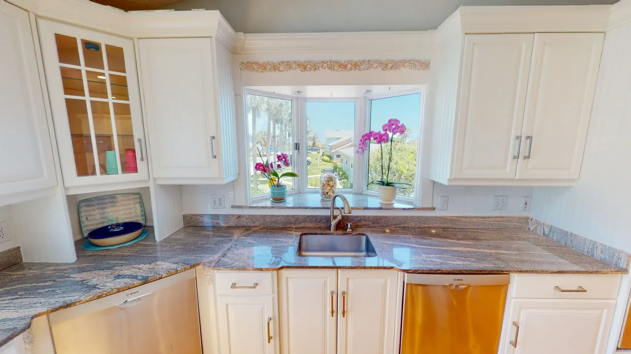 Beachside Magnificent Ocean View Family Estate Pool Home- Steps to the Beach - 7 F St 14