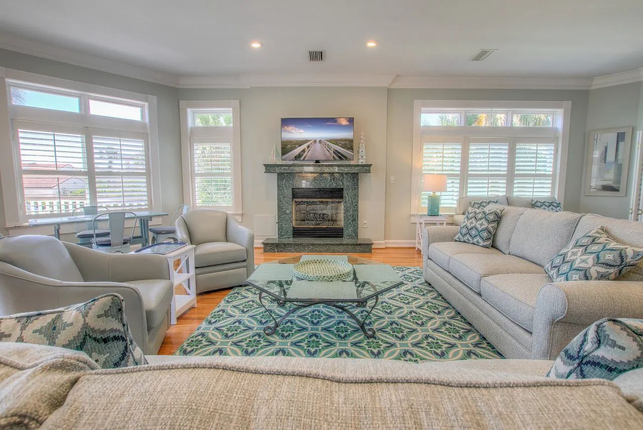 Beachside Magnificent Ocean View Family Estate Pool Home- Steps to the Beach - 7 F St 18