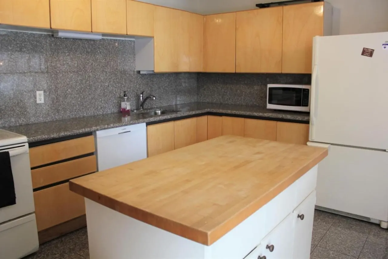 Vineyard Suite Water View Family Stay in Picton + Sunroom Family Friendly in Picton, PEC! 12