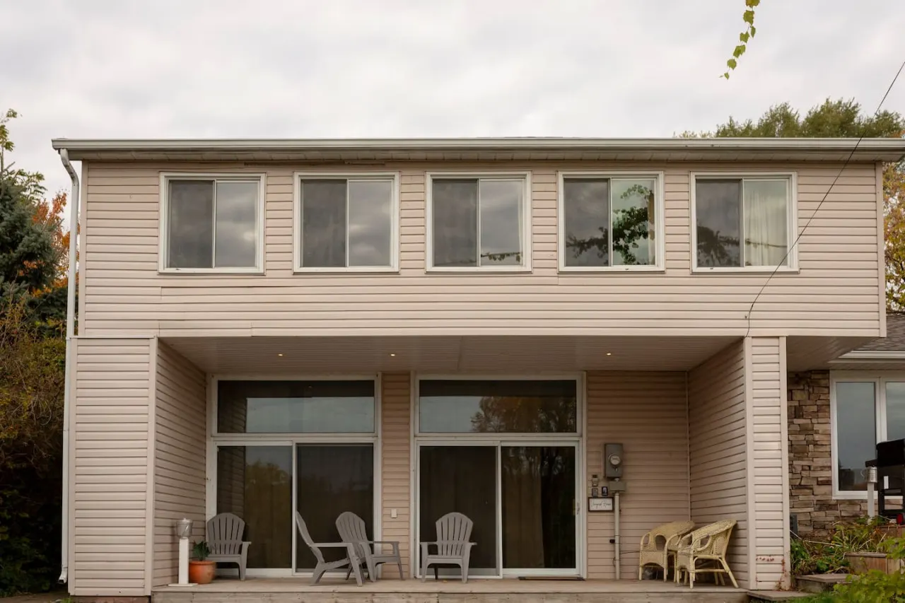Vineyard Suite Water View Family Stay in Picton + Sunroom Family Friendly in Picton, PEC! 3