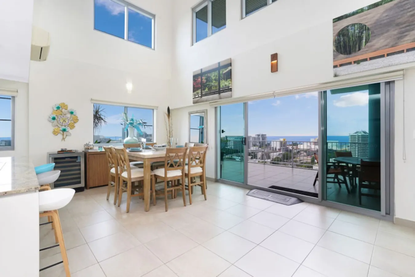 Zen Pinnacle 51 ~ private skyhome 3BR panoramic sunrise and sunset views, in Darwin City 11