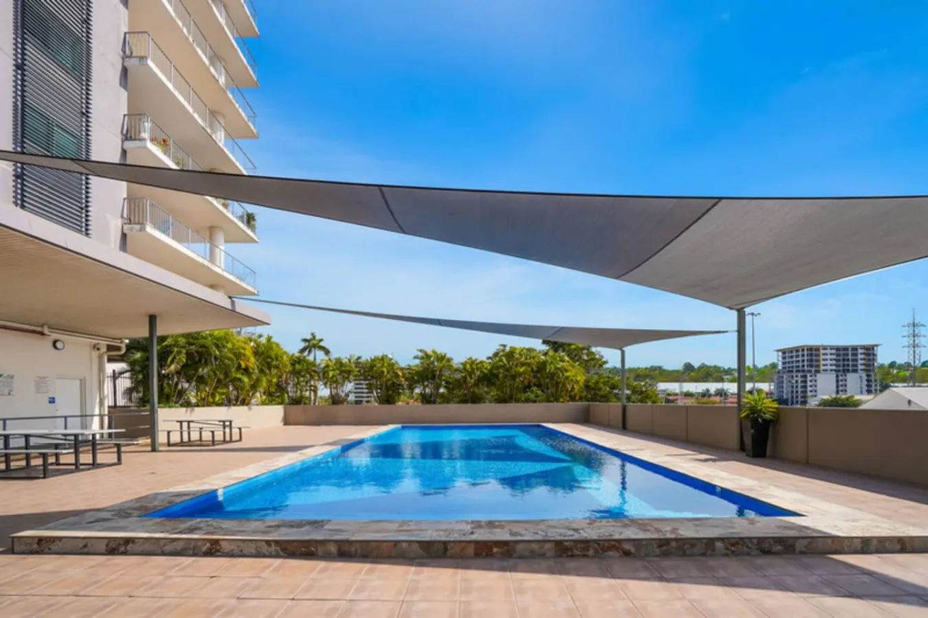 Zen Pinnacle 51 ~ private skyhome 3BR panoramic sunrise and sunset views, in Darwin City 19