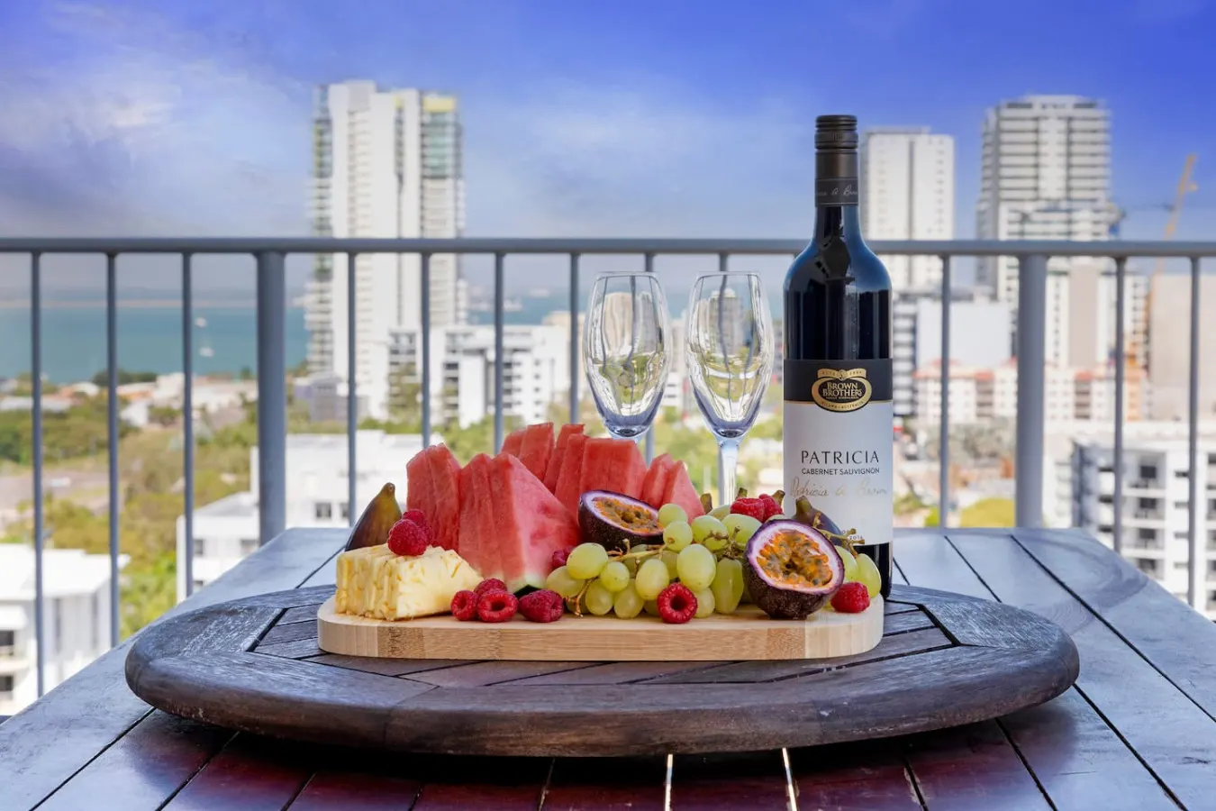 Zen Pinnacle 51 ~ private skyhome 3BR panoramic sunrise and sunset views, in Darwin City 20