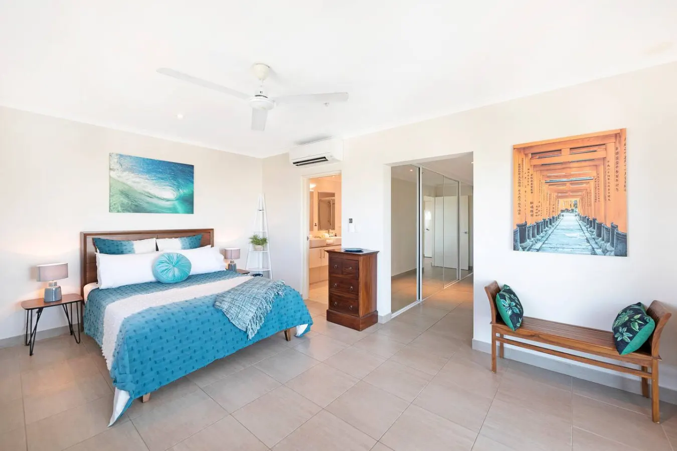 Zen Pinnacle 51 ~ private skyhome 3BR panoramic sunrise and sunset views, in Darwin City — photo 3