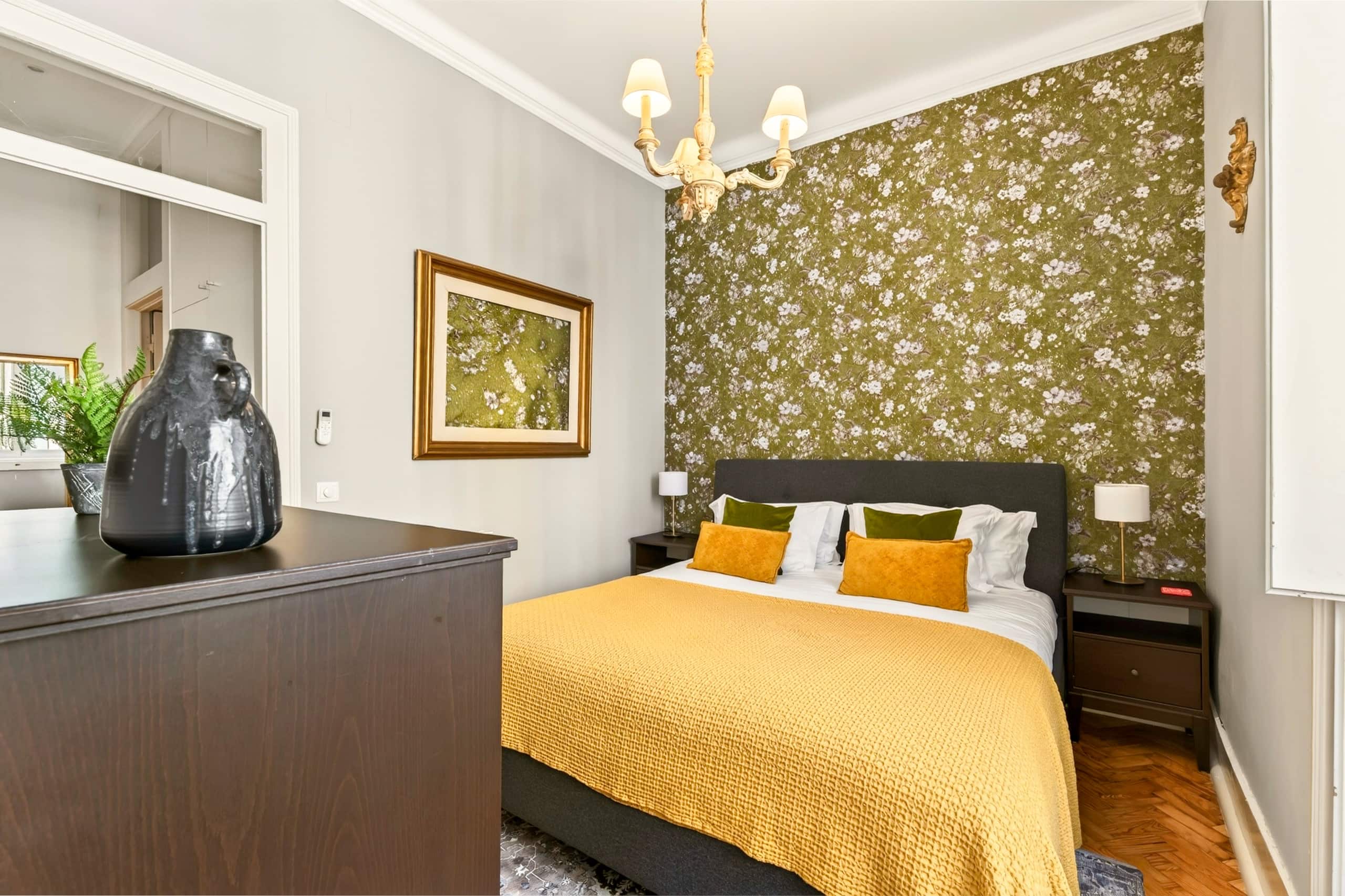 1-bedroom pied-à-terre in chic Lapa — photo 2