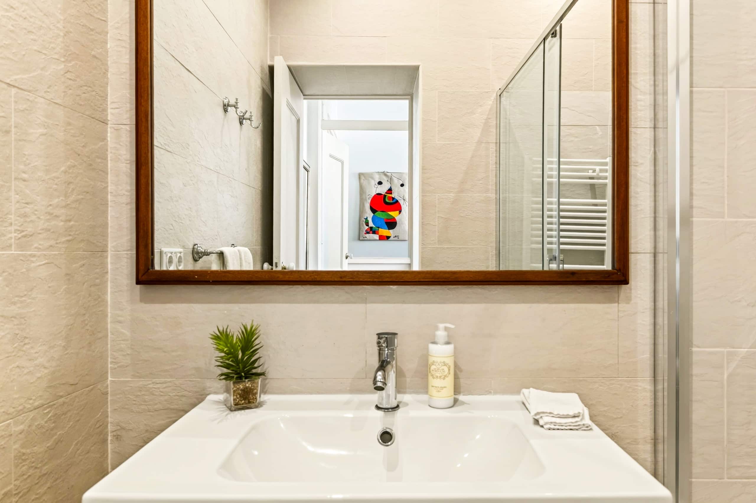 1-bedroom pied-à-terre in chic Lapa 32