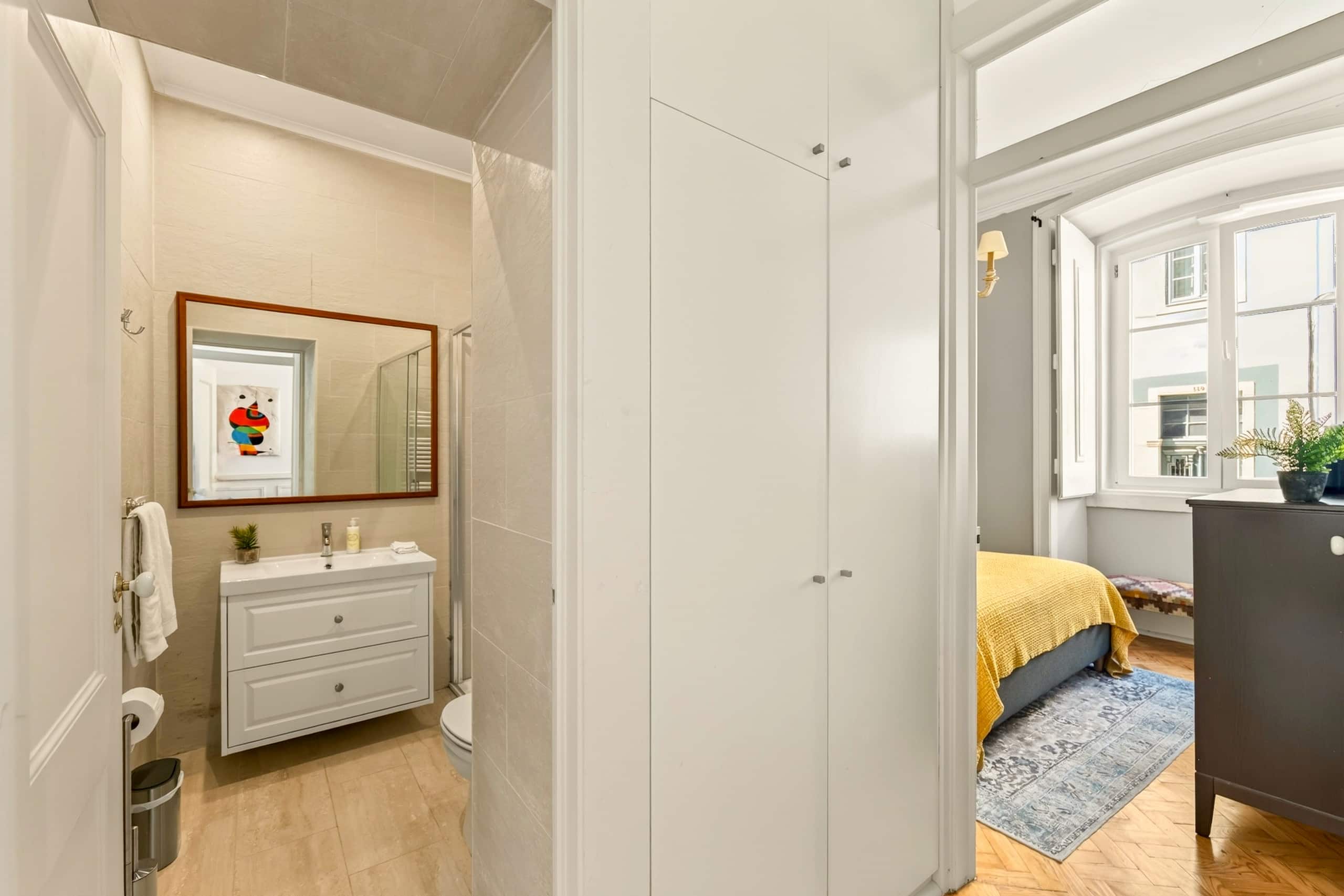 1-bedroom pied-à-terre in chic Lapa 30