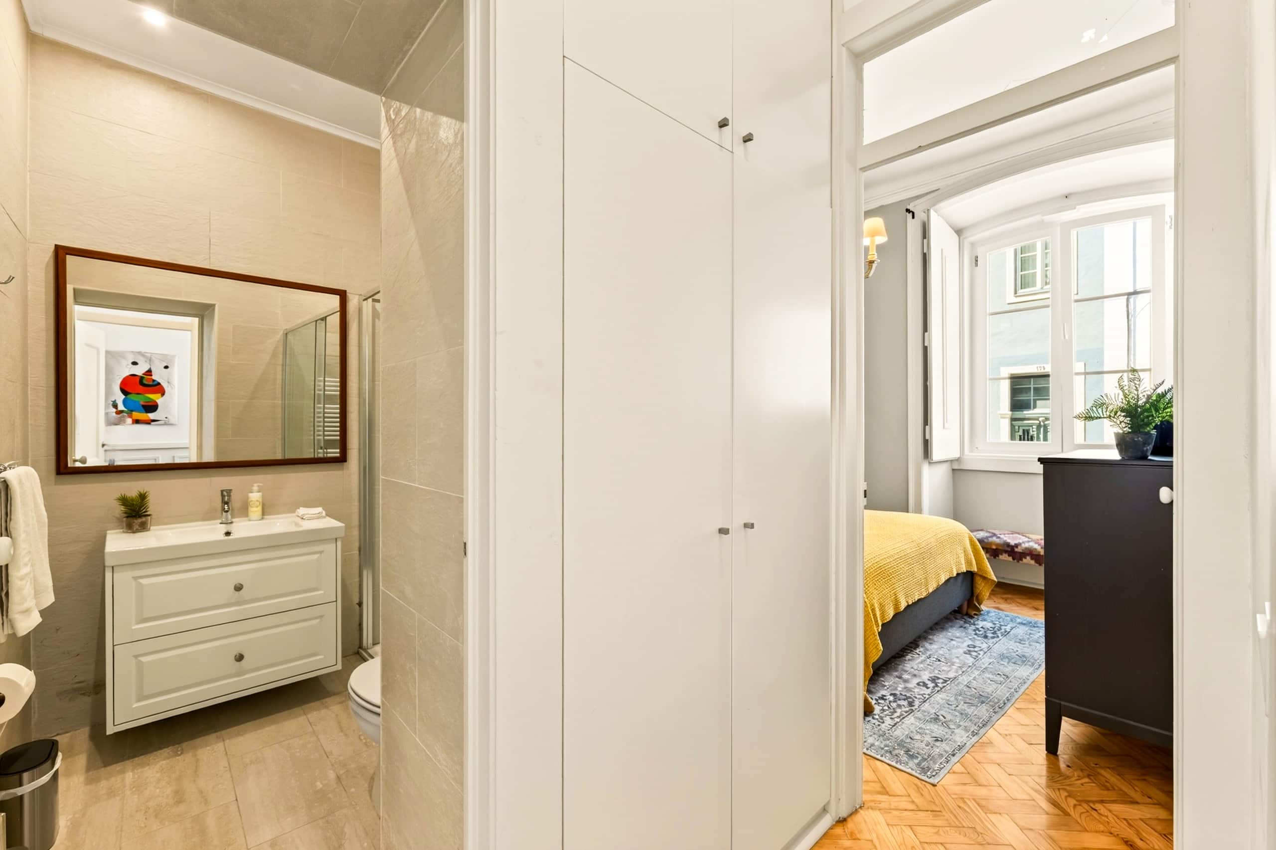 1-bedroom pied-à-terre in chic Lapa 29