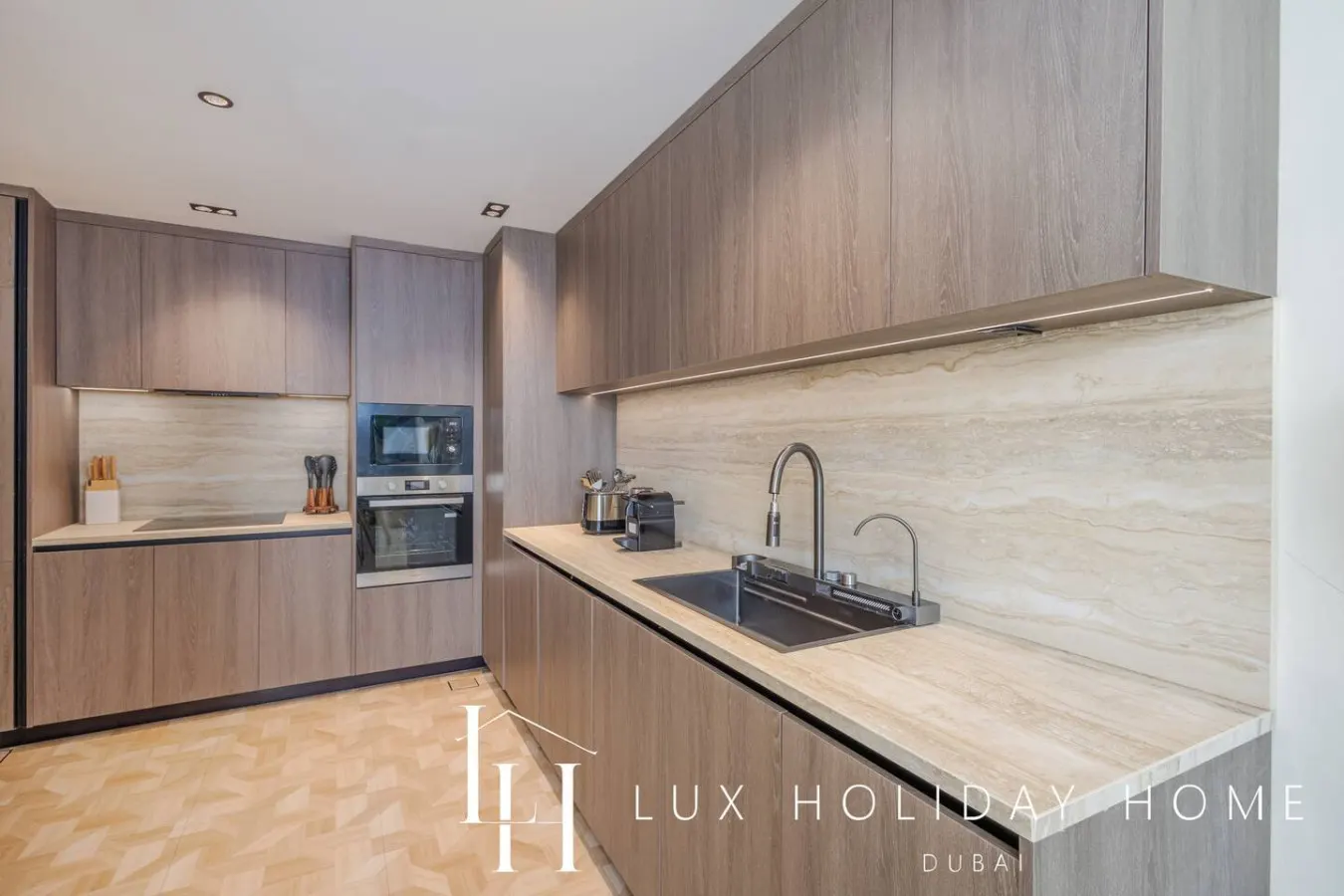 LUX The Dorra Bay Marina View Suite 14