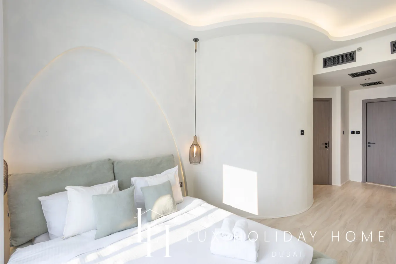LUX The Dorra Bay Marina View Suite 18