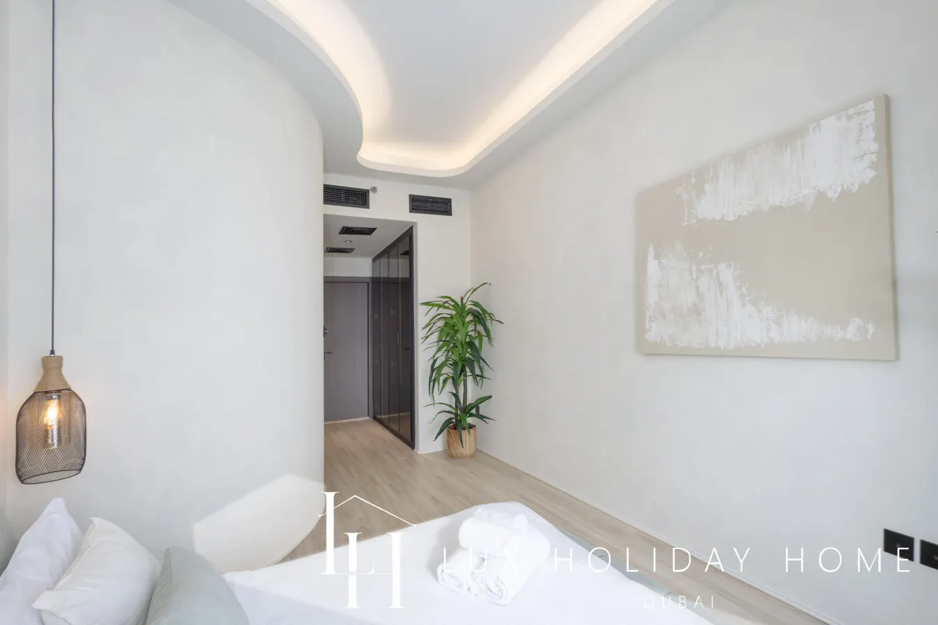 LUX The Dorra Bay Marina View Suite 19