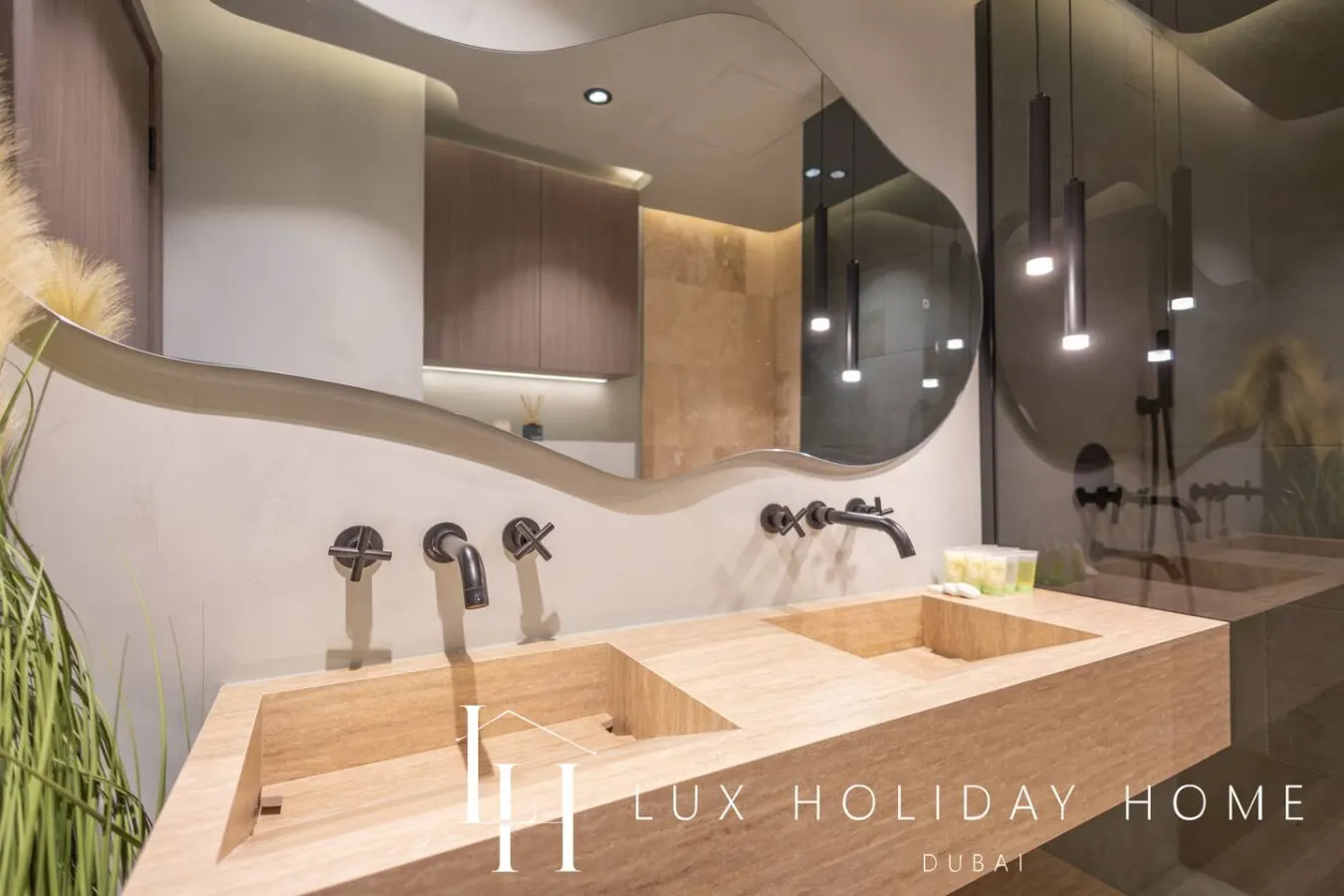 LUX The Dorra Bay Marina View Suite 20