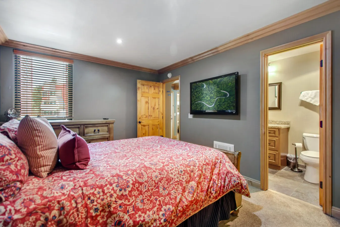 Mammoth Condo - BEST Located, Walk To Canyon Lodge 11