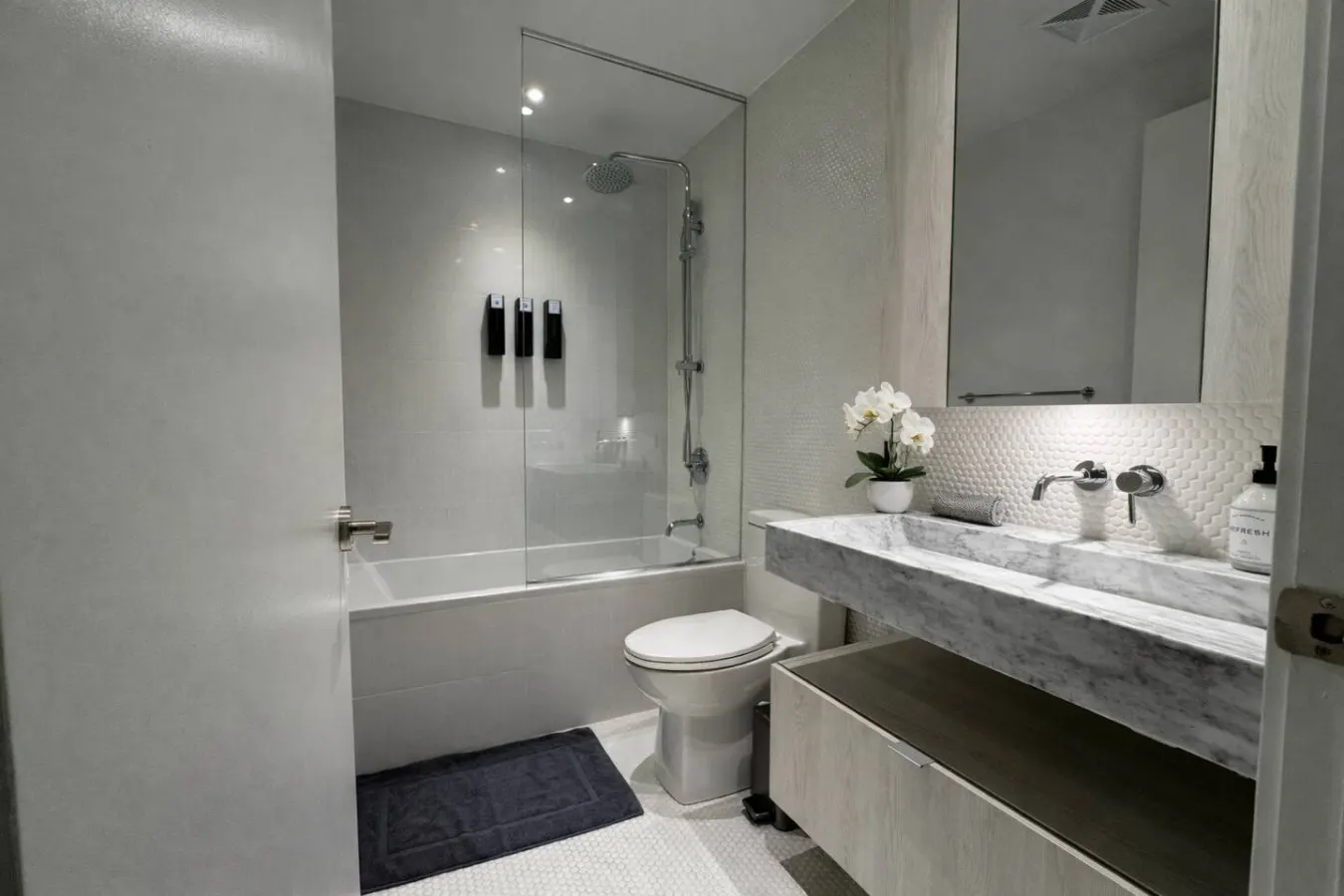 Luxury Downtown Yorkville 1BR 14