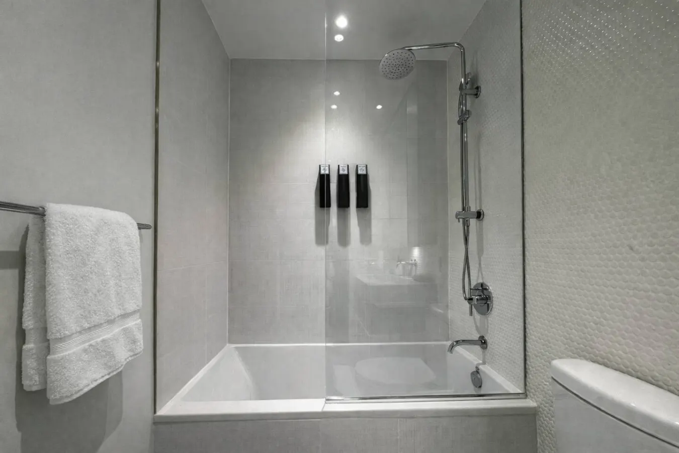 Luxury Downtown Yorkville 1BR 15