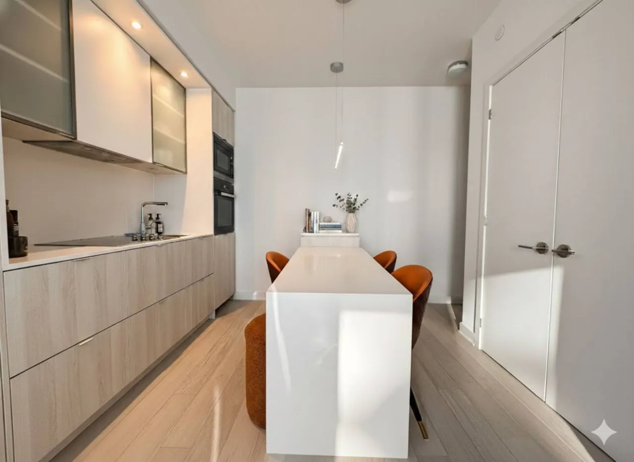 Luxury Downtown Yorkville 1BR 20