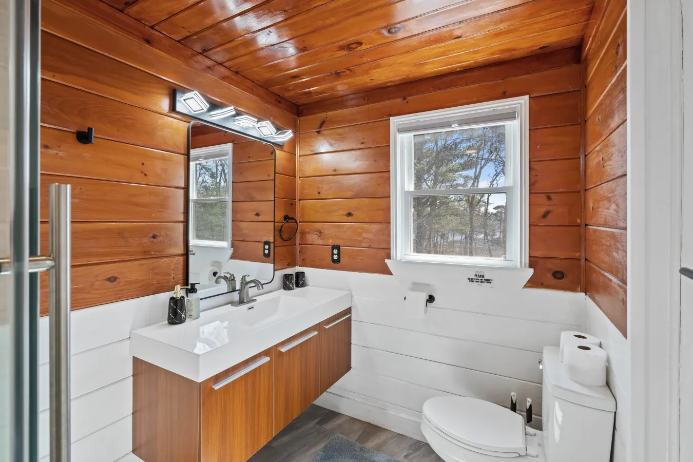 Cozy Riverfront Stay in Wareham 13
