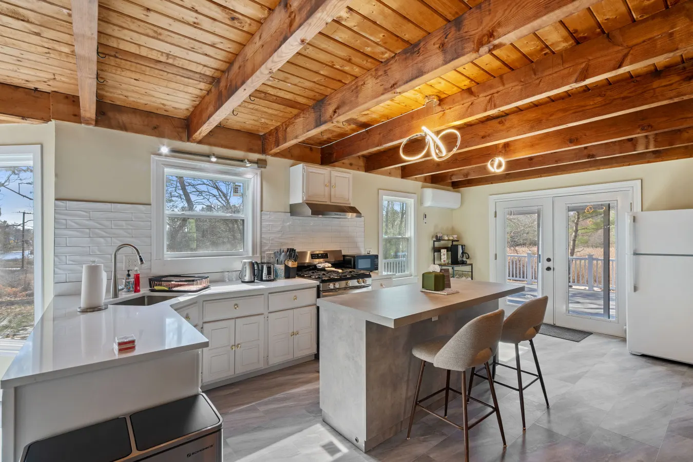 Cozy Riverfront Stay in Wareham 8