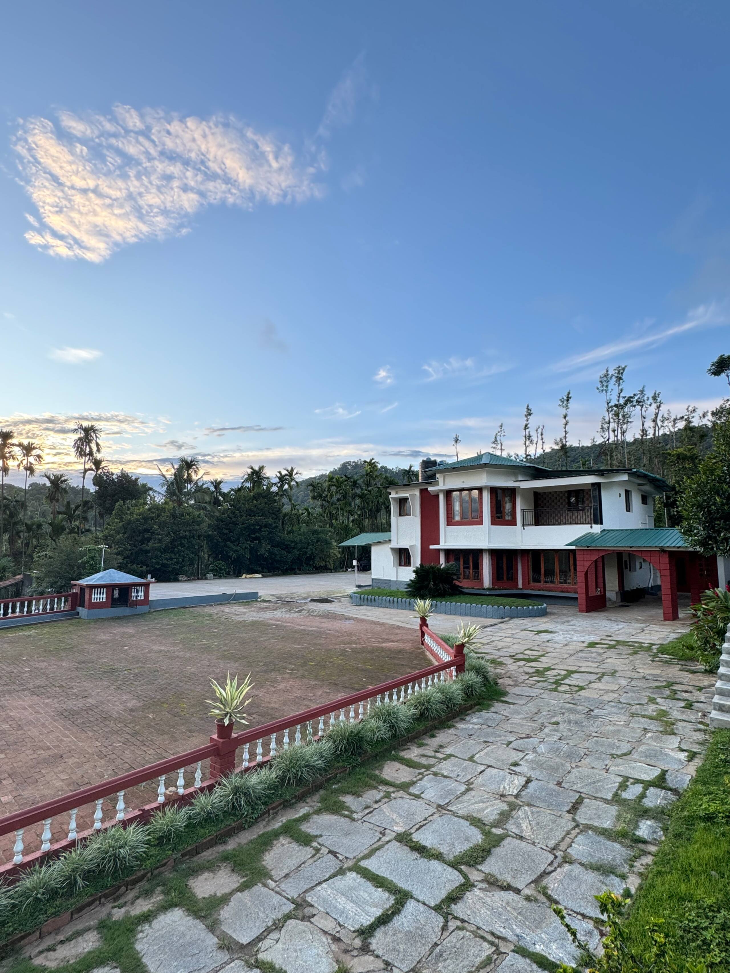 Kenjige Villa | 6BHK Coffee Estate Bungalow 21