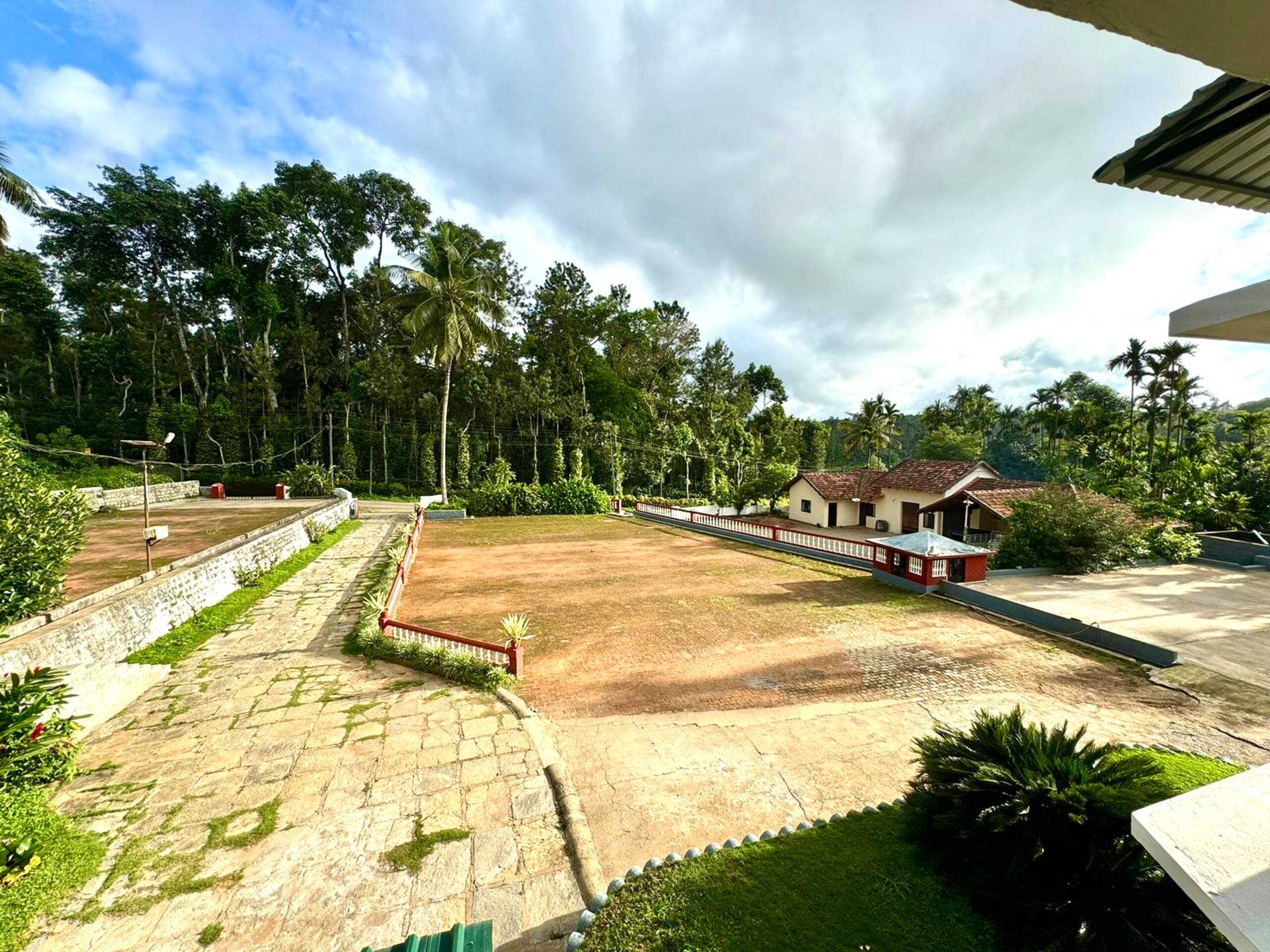 Kenjige Villa | 6BHK Coffee Estate Bungalow 23