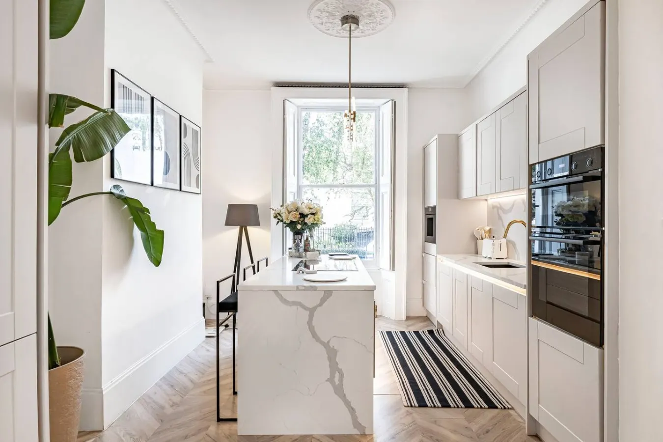 Stylish Chelsea Home Amazing Location 9