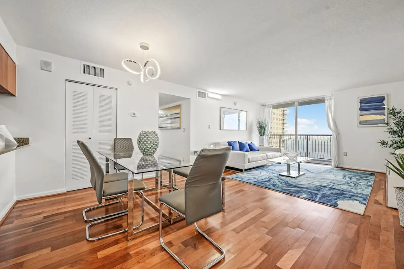 INCREDIBLE 3 BEDROOMS UNIT 1