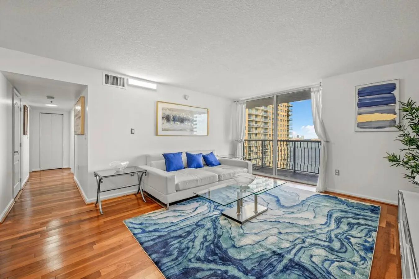 INCREDIBLE 3 BEDROOMS UNIT 2